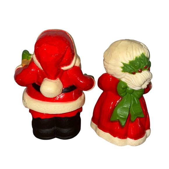 VTG HALLMARK Mr & Mrs SANTA CLAUS Plastic Salt and Pepper Shakers Christmas 70's - Picture 3 of 13